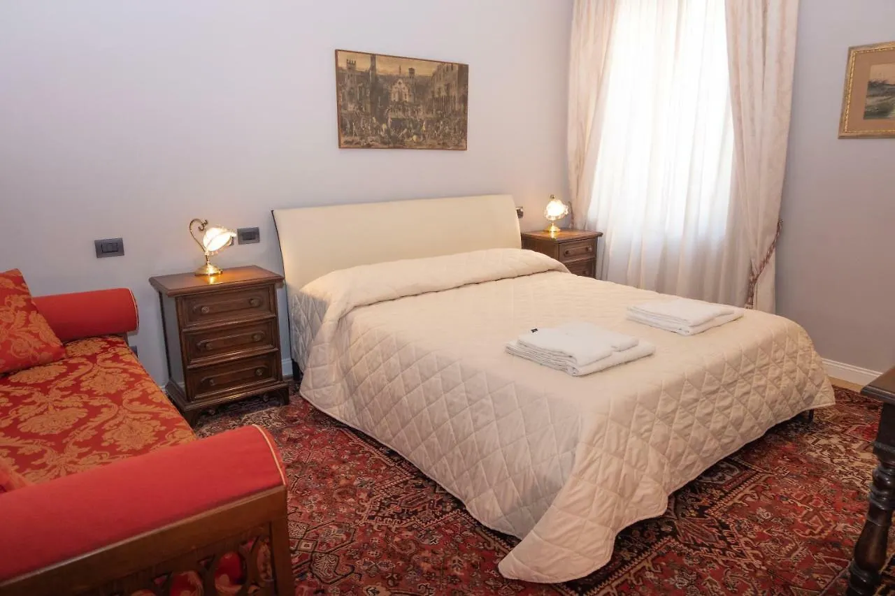 La Nuova Corte Rooms Verona 2*,  Italy